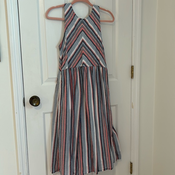 Dresses & Skirts - Sleeveless Striped Midi Dress in Gray and Pink
